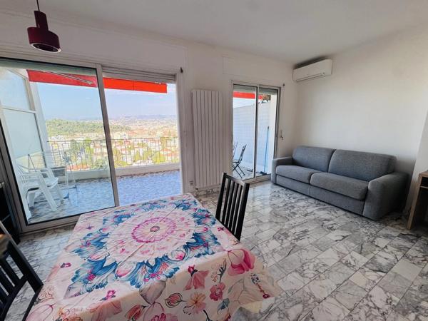 Location                                                      Appartement
                        
                     1 pièces                      38 m2                     à Nice