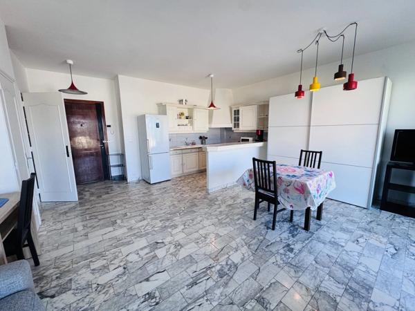 Location                                                      Appartement
                        
                     1 pièces                      38 m2                     à Nice