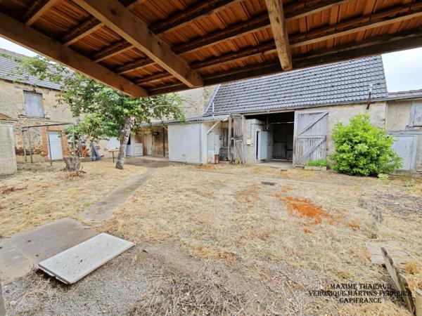 À VENDRE MURS COMMERCIAUX + LOGEMENT – MASSAY (18120)