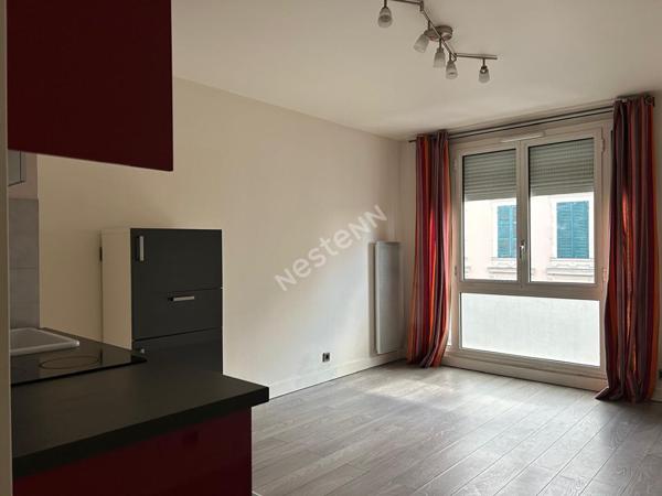 Appartement Centre-ville de Pontoise 1 pièce de 30.17 m2 proche gare