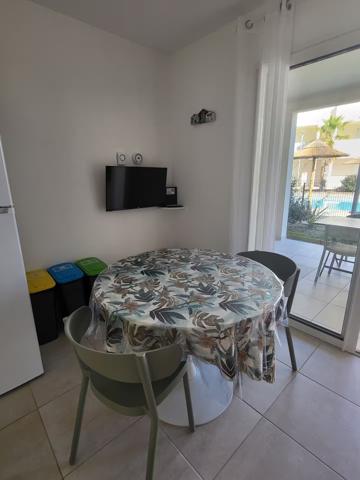 Marina di Bravone – T3 avec terrasse face piscine, parking privatif et plage à proximité