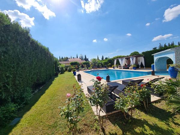 Maison Carpentras 20 pièce(s) 650 m2