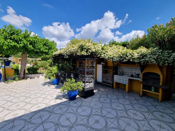 Maison Carpentras 20 pièce(s) 650 m2