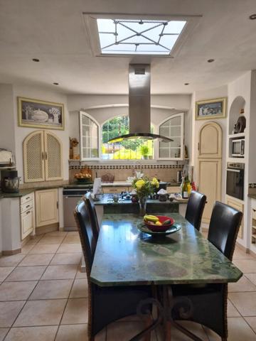 Maison Carpentras 20 pièce(s) 650 m2