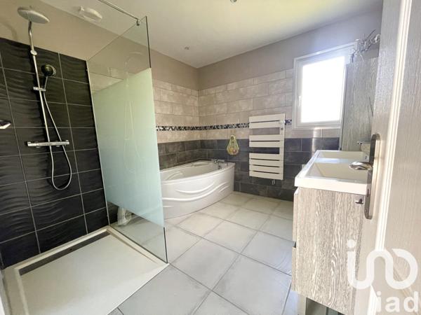 Maison 6 pièces de 124 m² à Médis (17600)