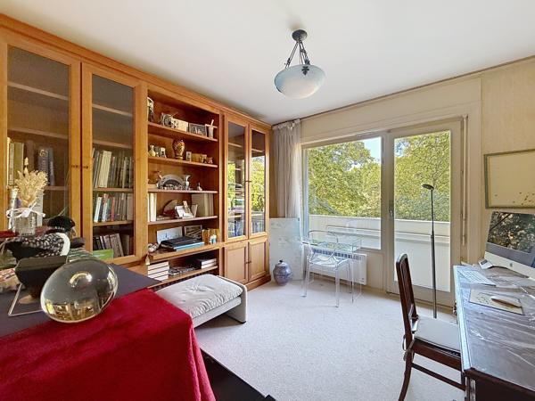 T5 DE 126 m² résidence standing piscine, tennis, cave garage et parking.