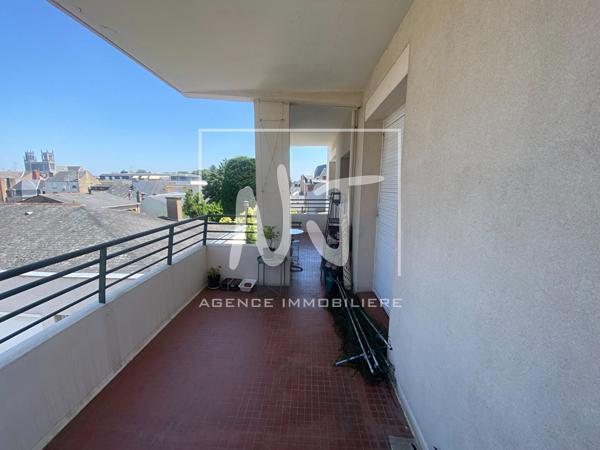 APPARTEMENT CENTRE VILLE D’ANGERS – 1 TERRASSE – 1 PLACE DE PARKING EN SOUS-SOL