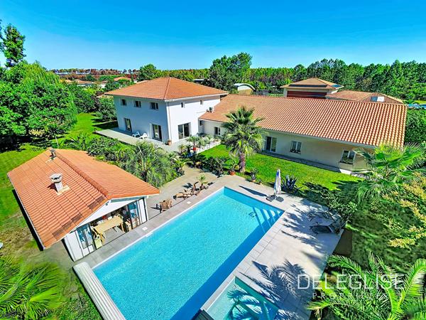 Ref. 1706 : Villa contemporaine au coeur du village Aéronautique – Biscarrosse