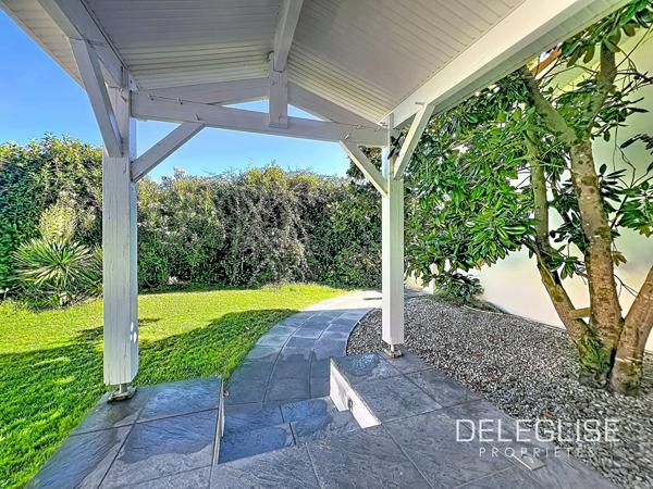 Ref. 1706 : Villa contemporaine au coeur du village Aéronautique – Biscarrosse