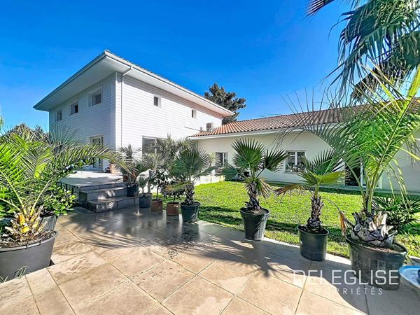 Ref. 1706 : Villa contemporaine au coeur du village Aéronautique – Biscarrosse