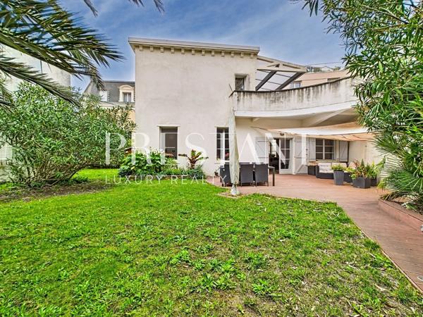 Biarritz hyper-centre : appartement d’exception avec jardin privatif de 250 m2 et garage, BIARRITZ