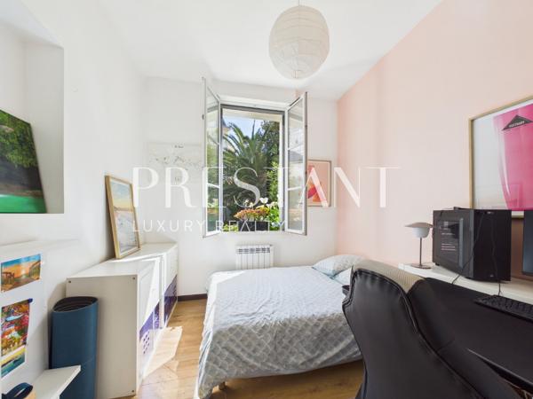 Biarritz hyper-centre : appartement d’exception avec jardin privatif de 250 m2 et garage, BIARRITZ