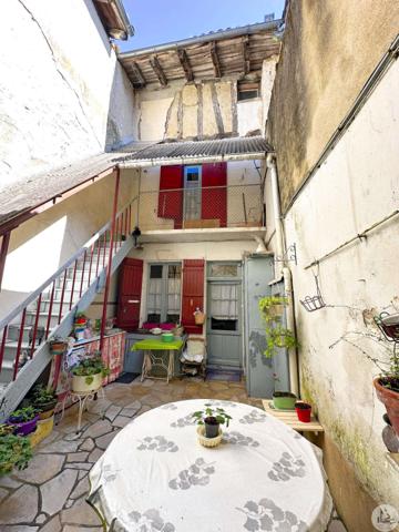 Maison de village avec cour et garage