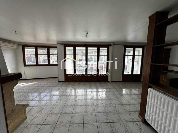 Immeuble de rapport avec garages et jardin