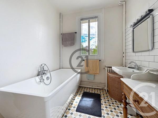 Maison à vendre  8 pièces - 165,82 m 2   FONTAINEBLEAU  - 77