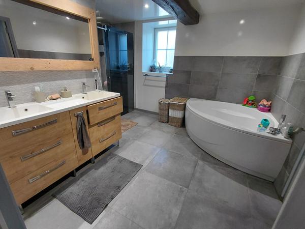 Maison spacieuse de 6 pièces à vendre à Bridore