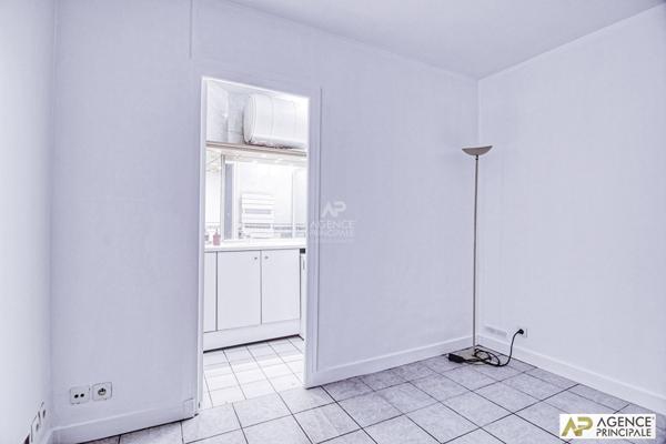 Versailles Notre Dame Appartement 2 pièces 35 m2 265 000 € ** - Référence 25476