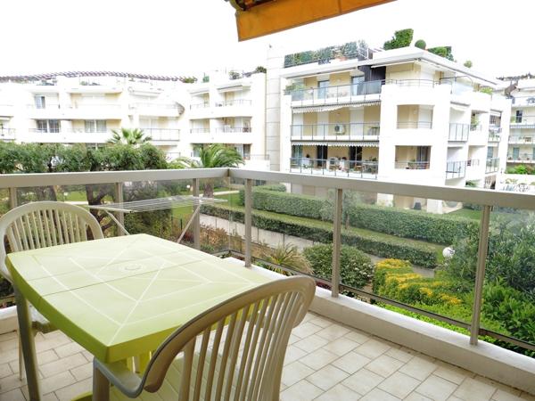 Studio meublé avec terrasse parking et cave