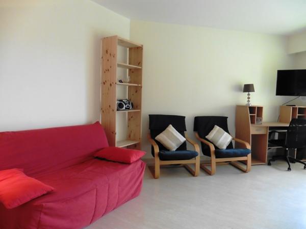 Studio meublé avec terrasse parking et cave