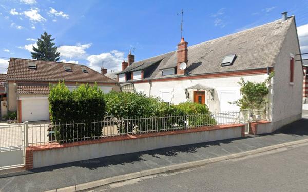 Immeuble à vendre    10 pièces • 320 m2 Vierzon