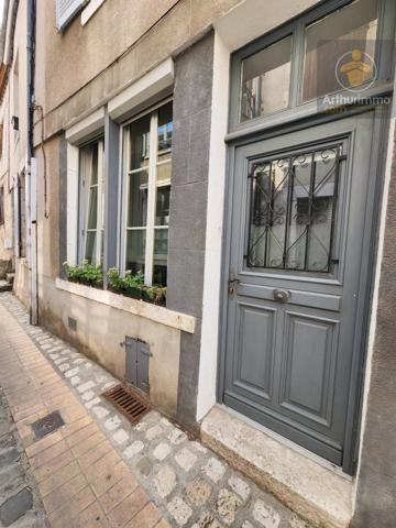 Vente                                                      Maison
                        
                     4 pièces                      90 m2                     à Beaugency