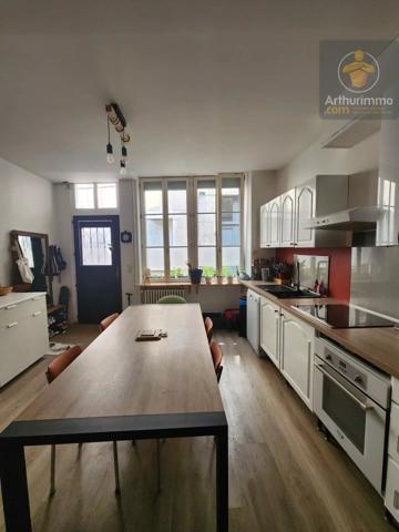Vente                                                      Maison
                        
                     4 pièces                      90 m2                     à Beaugency