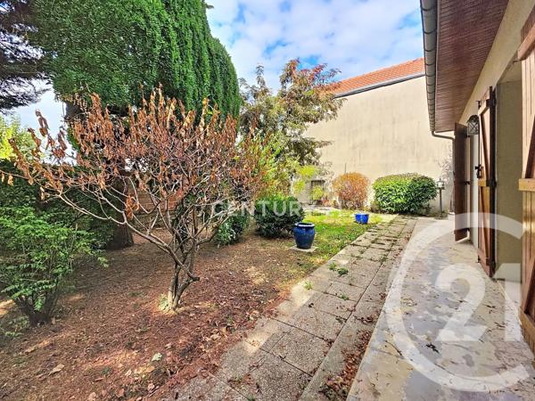 Maison à vendre  7 pièces - 198,84 m 2   NOISY LE GRAND  - 93
