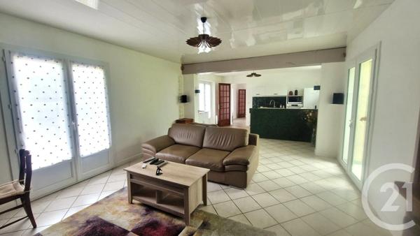 Maison à vendre  5 pièces - 114 m 2   ST PIAT  - 28