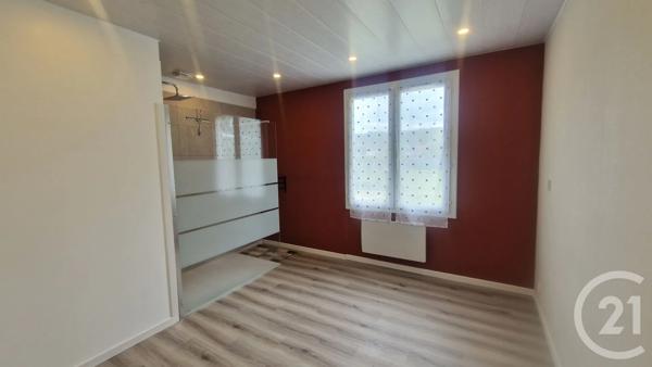Maison à vendre  5 pièces - 114 m 2   ST PIAT  - 28