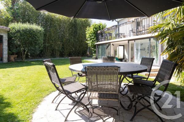 Maison à vendre  5 pièces - 230 m 2   YERRES  - 91