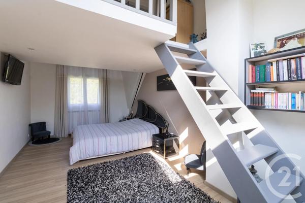 Maison à vendre  5 pièces - 230 m 2   YERRES  - 91
