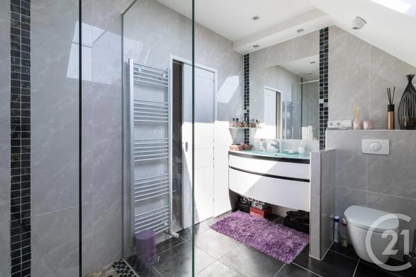 Maison à vendre  5 pièces - 230 m 2   YERRES  - 91