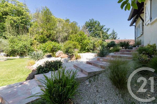 Maison à vendre  5 pièces - 230 m 2   YERRES  - 91