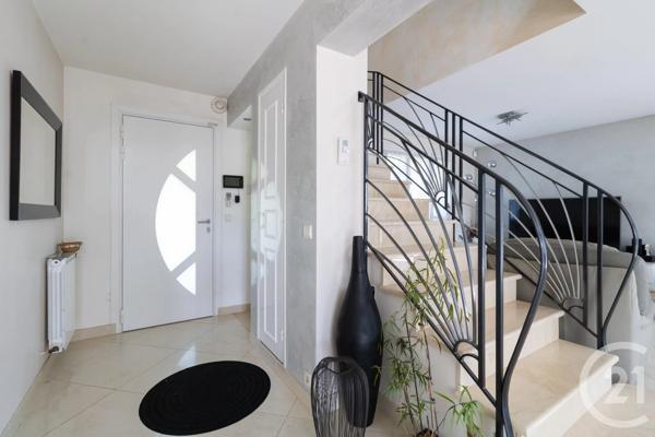 Maison à vendre  5 pièces - 230 m 2   YERRES  - 91