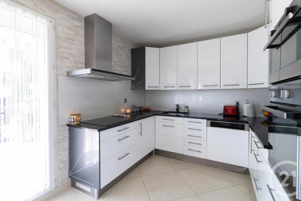 Maison à vendre  5 pièces - 230 m 2   YERRES  - 91