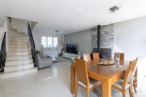 Maison à vendre  5 pièces - 230 m 2   YERRES  - 91