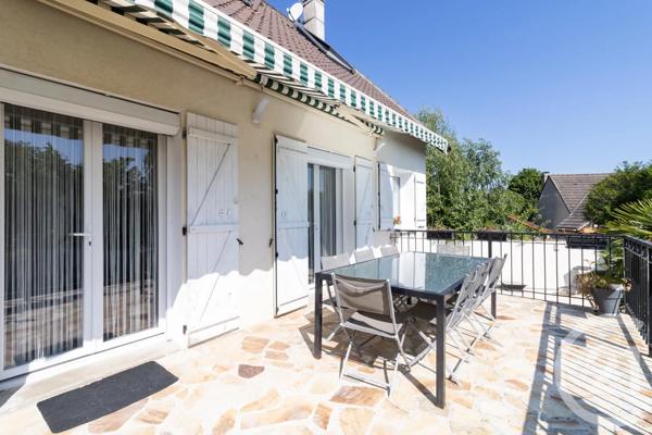 Maison à vendre  5 pièces - 230 m 2   YERRES  - 91