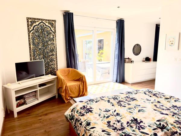 Maison familiale d'environ 180m2 avec terrain de 2500 m2 situé à Issé