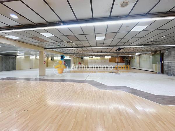 Location Local commercial 4 pièces 1530 m2 à Bourgoin-Jallieu