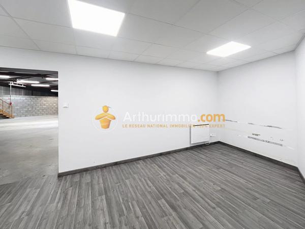 Location Local commercial 4 pièces 1530 m2 à Bourgoin-Jallieu