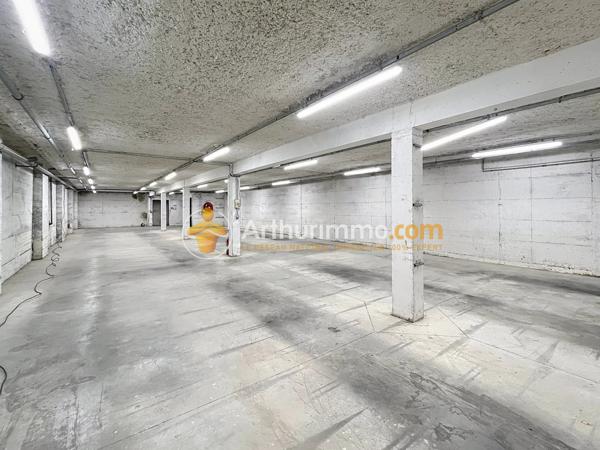 Location Local commercial 4 pièces 1530 m2 à Bourgoin-Jallieu