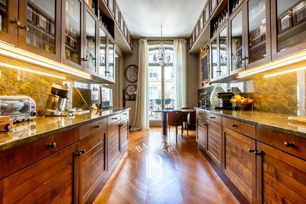 Paris 8ème, Appartement 4 Chambres -  206 m² à vendre