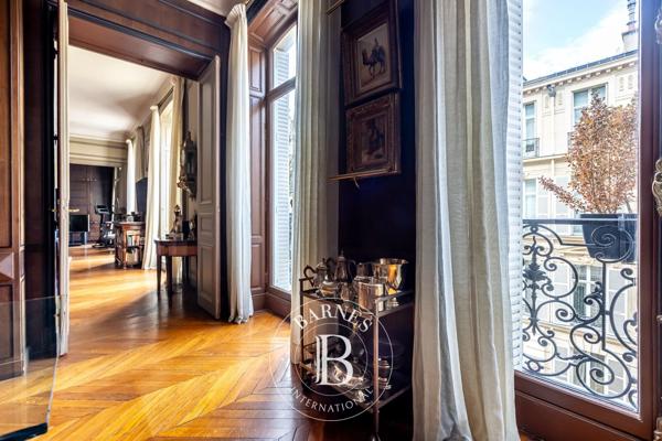Paris 8ème, Appartement 4 Chambres -  206 m² à vendre
