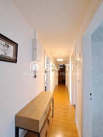 COUP DE CŒUR – UN CADRE DE VIE PRIVILÉGIÉ AU REBBERG, appartement-duplex avec jardin au sein de la copropriété,105 m2, 4 pièces et un espace supplémentaire: des combles aménagées.