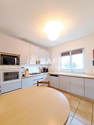 COUP DE CŒUR – UN CADRE DE VIE PRIVILÉGIÉ AU REBBERG, appartement-duplex avec jardin au sein de la copropriété,105 m2, 4 pièces et un espace supplémentaire: des combles aménagées.