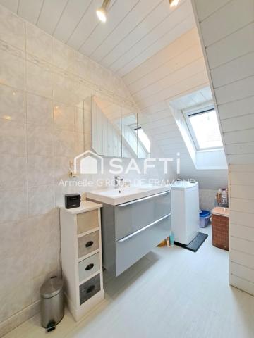 COUP DE CŒUR – UN CADRE DE VIE PRIVILÉGIÉ AU REBBERG, appartement-duplex avec jardin au sein de la copropriété,105 m2, 4 pièces et un espace supplémentaire: des combles aménagées.