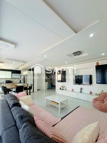 Coup de cœur à Mulhouse dans le quartier prisé du Bas-Rebberg limite Brunstatt, belle et vaste maison mitoyenne de 194 m2, 8 pièces, 6 chambres sur terrain de 221 m2 avec terrasse-jardin, piscine hors-sol, sous-sol et garage.