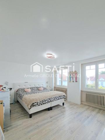 Coup de cœur à Mulhouse dans le quartier prisé du Bas-Rebberg limite Brunstatt, belle et vaste maison mitoyenne de 194 m2, 8 pièces, 6 chambres sur terrain de 221 m2 avec terrasse-jardin, piscine hors-sol, sous-sol et garage.