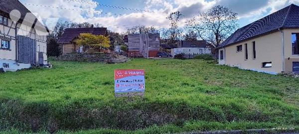 2 terrains à vendre dont un de 9,23 ares en zone UB et l'autre de 11,95 en zone N