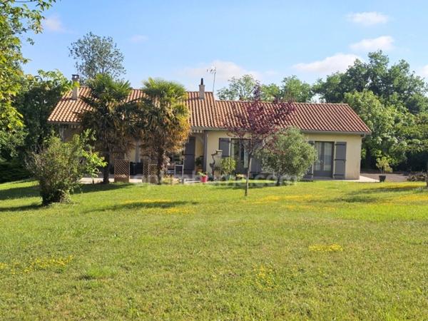 Maison 6 pièces – 151 m² avec Terrain constructibble exceptionnel de 6335 m²  LA COURONNE (16)